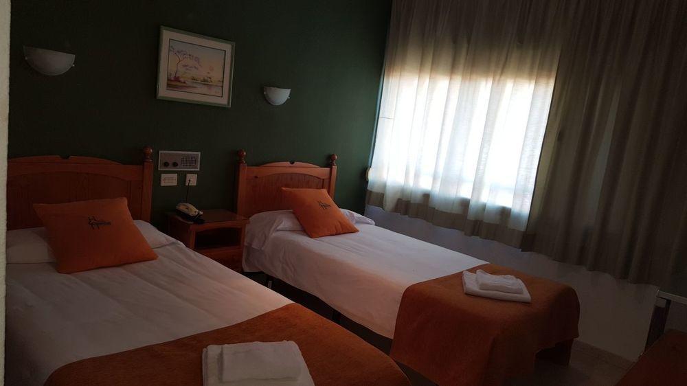 Oyo Hotel Costa Andaluza 莫特里尔 外观 照片