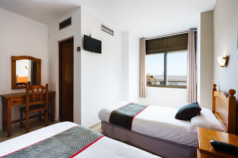 Oyo Hotel Costa Andaluza 莫特里尔 外观 照片